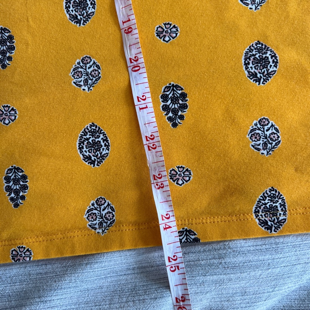 Ann Taylor Factory Yellow and Black Printed Short Sleeve Top - Picture 8 of 10